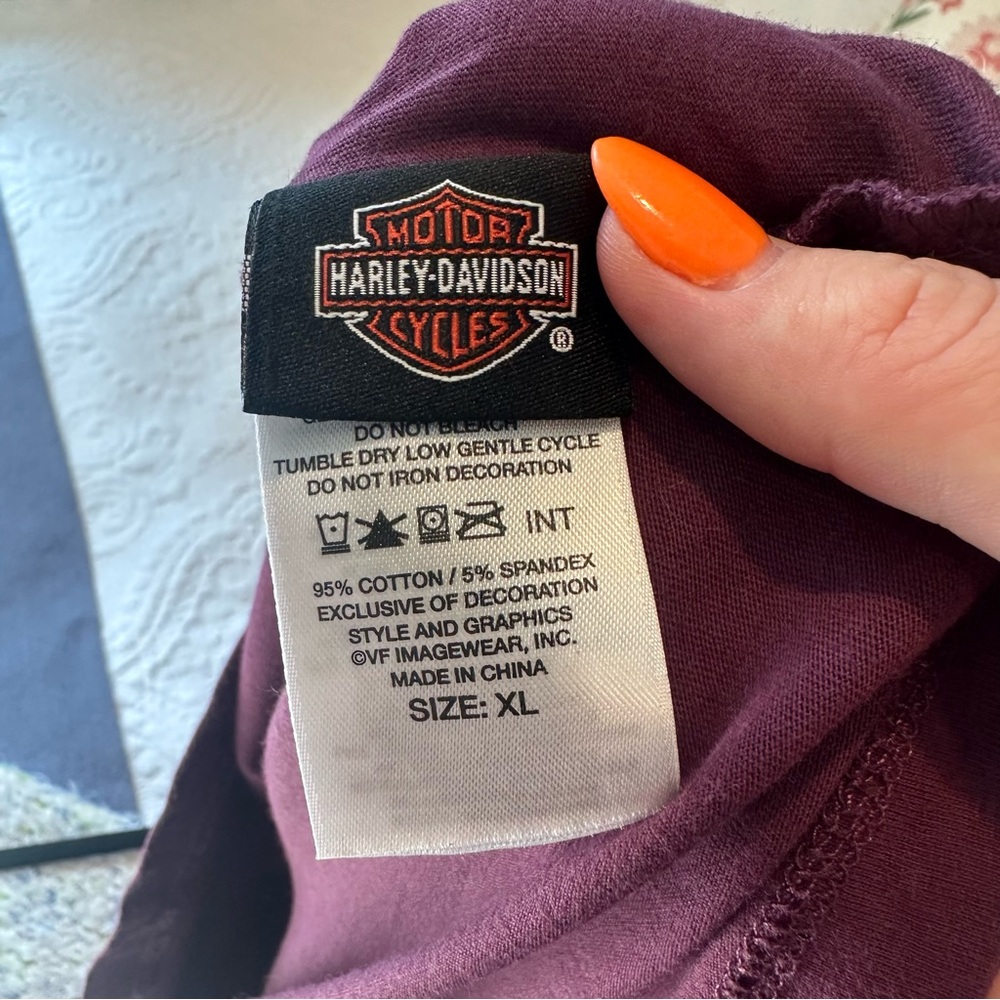 Harley Davidson Women’s V-Neck Skull T-Shirt. Color: Purple. Size: XL. - Picture 6 of 6